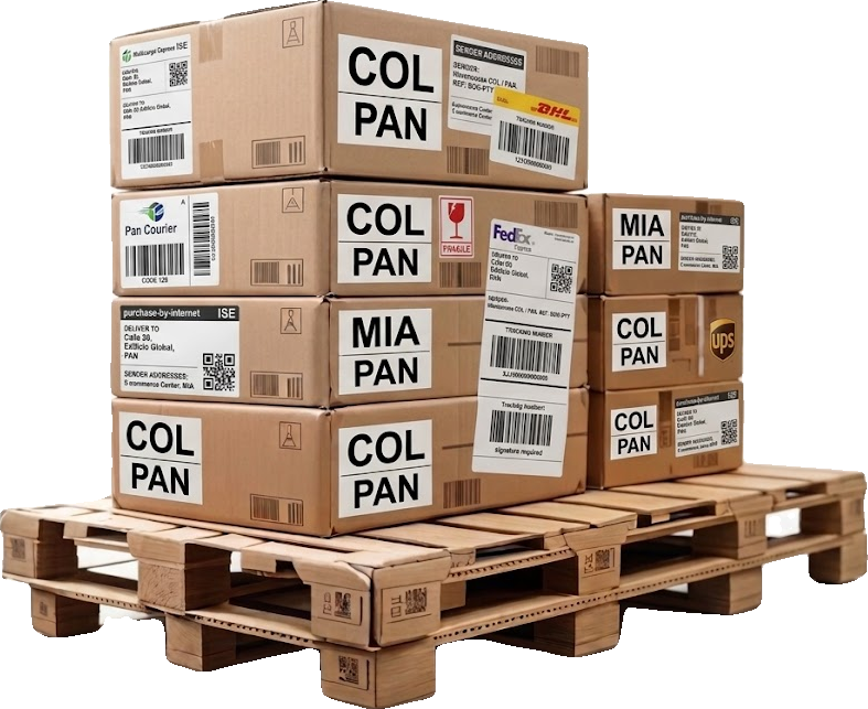 Cajas apiladas con etiquetas de envío desde Miami y Colombia hacia Panamá